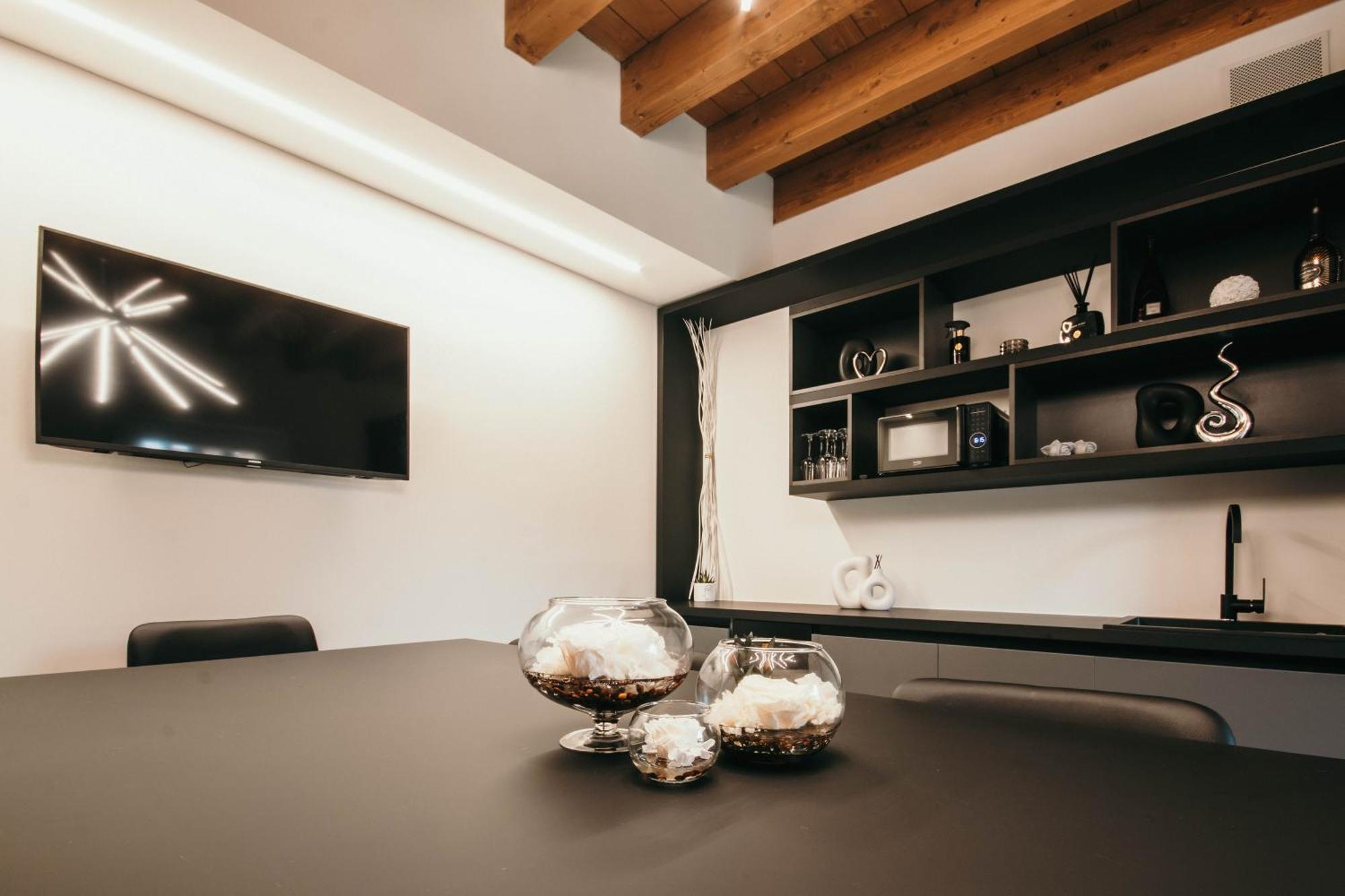 Gio Leo Guest House Lesa Εξωτερικό φωτογραφία