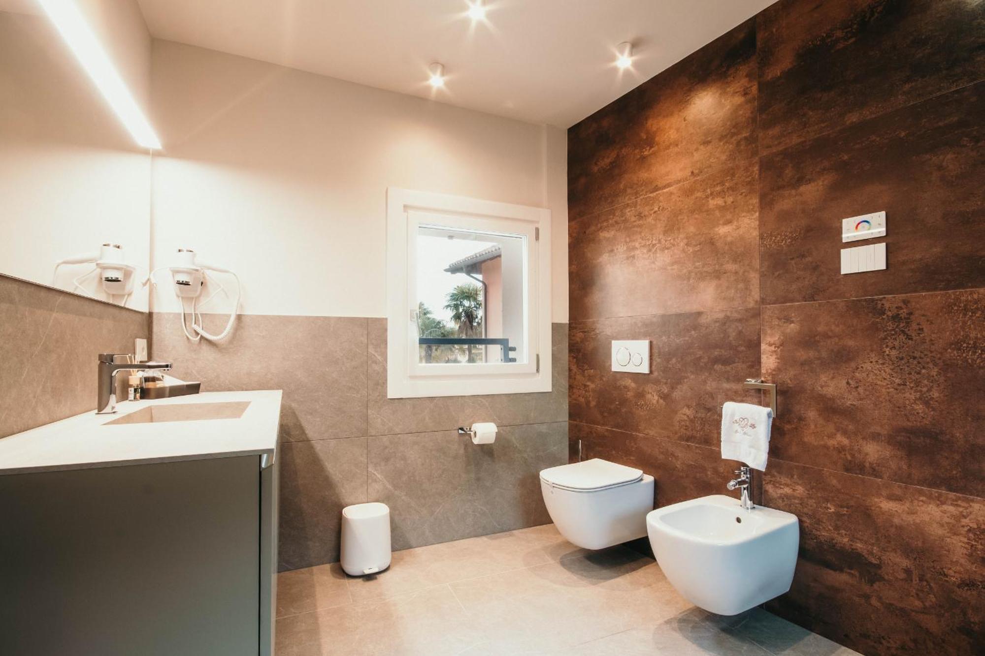 Gio Leo Guest House Lesa Εξωτερικό φωτογραφία
